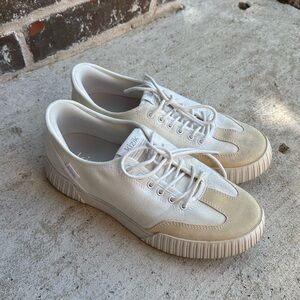 Kizik Sneakers in Off-White/Beige